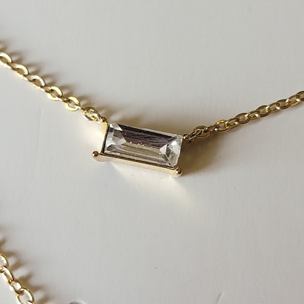 2-piece Necklace Set Gold Tone Initial Letter "R" and Rhinestone Baguette - Picture 4 of 5